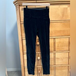 Athleta Black Velvet Leggings with hip and butt pockets Women’s size Small